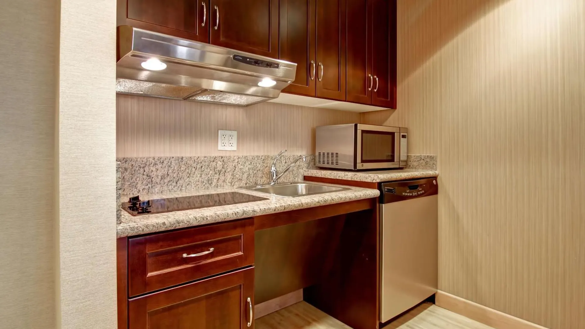 Homewood Suites By Hilton Toronto Airport Corporate Centre