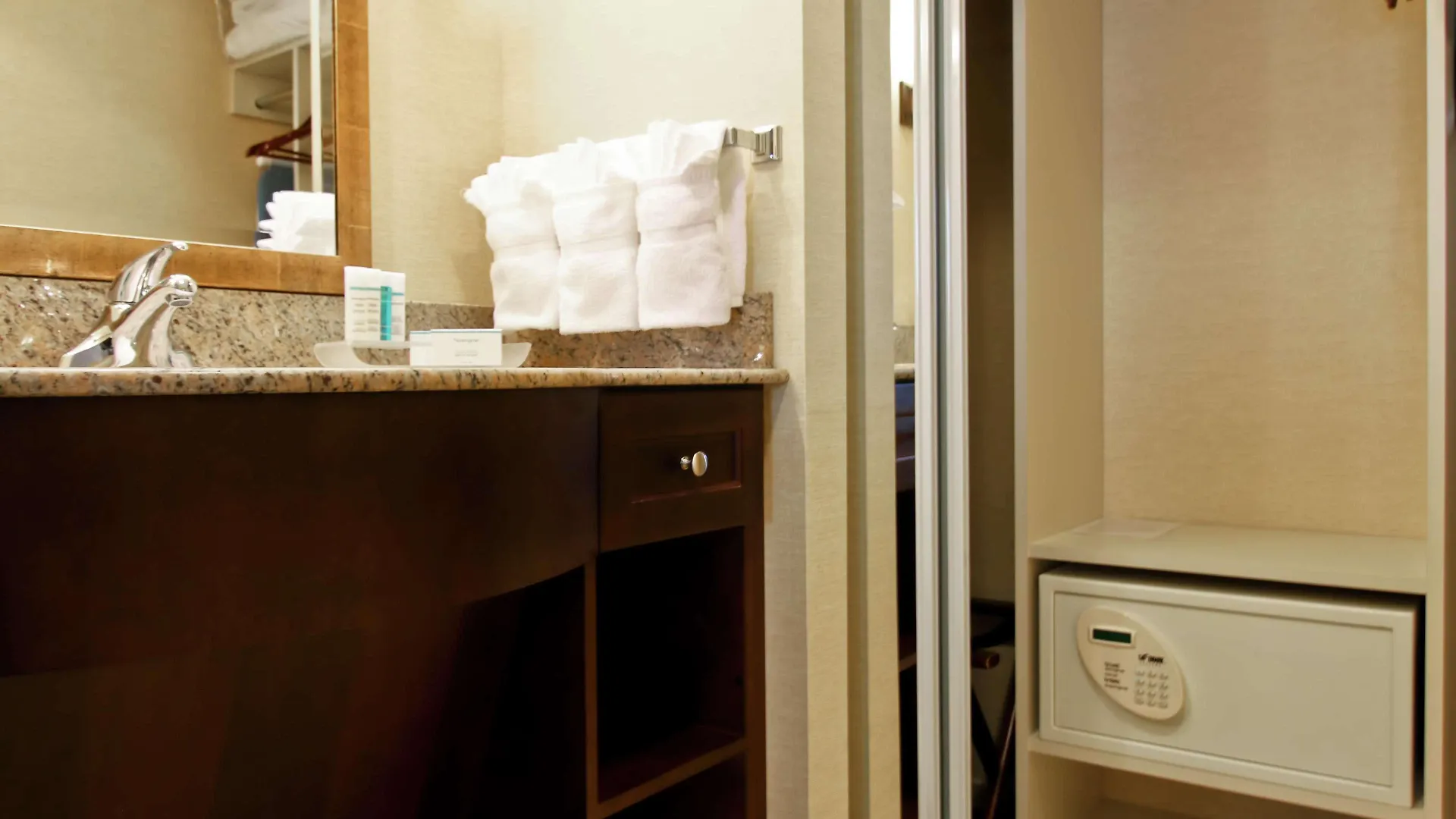 Homewood Suites By Hilton Toronto Airport Corporate Centre Canada
